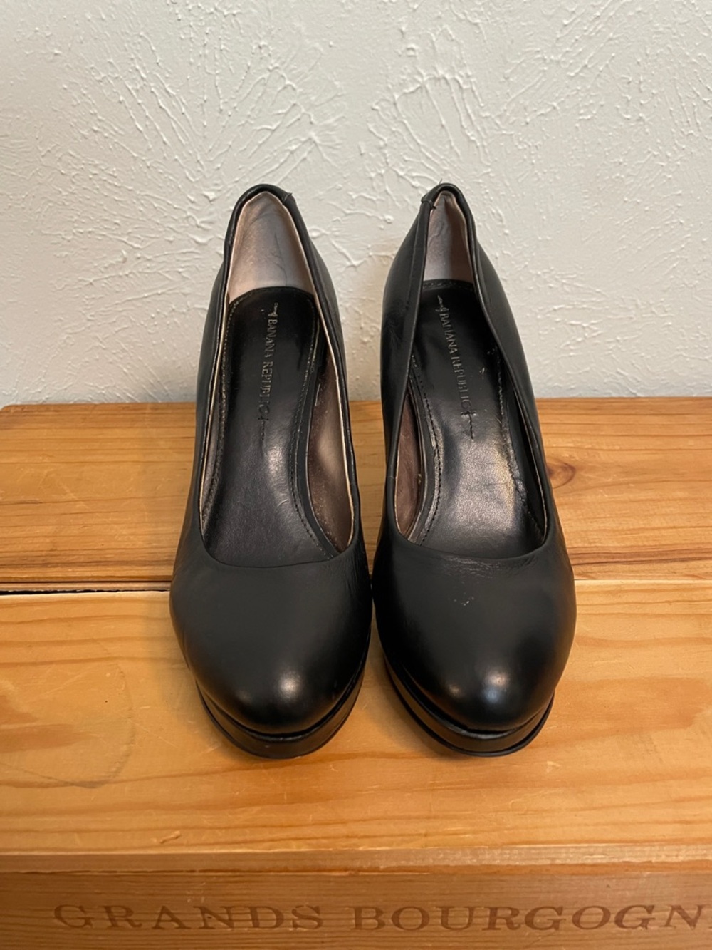 Banana Republic Black Leather Rounded-Toe Heels